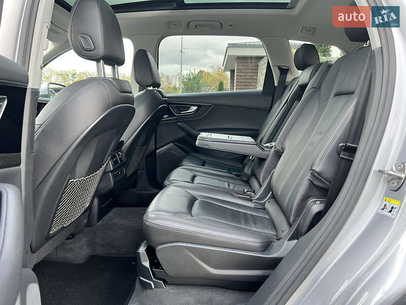 Внедорожник / Кроссовер Audi Q7 2015 в Стрые