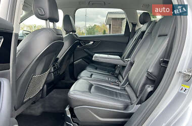Позашляховик / Кросовер Audi Q7 2015 в  фото 92 Позашляховик / Кросовер Audi Q7 2015 в