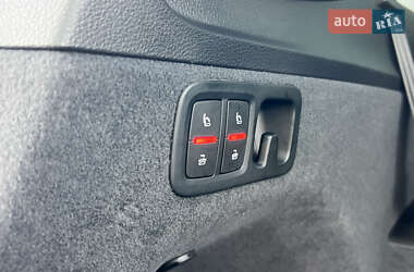 Позашляховик / Кросовер Audi Q7 2015 в  фото 96 Позашляховик / Кросовер Audi Q7 2015 в