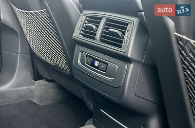 Позашляховик / Кросовер Audi Q7 2015 в  фото 118 Позашляховик / Кросовер Audi Q7 2015 в