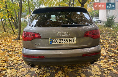 Позашляховик / Кросовер Audi Q7 2011 в 