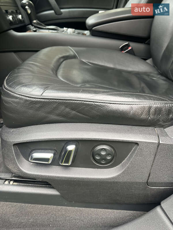 Внедорожник / Кроссовер Audi Q7 2011 в Нетешине