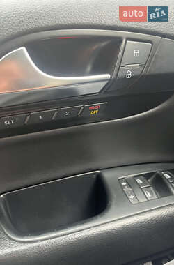 Позашляховик / Кросовер Audi Q7 2011 в 