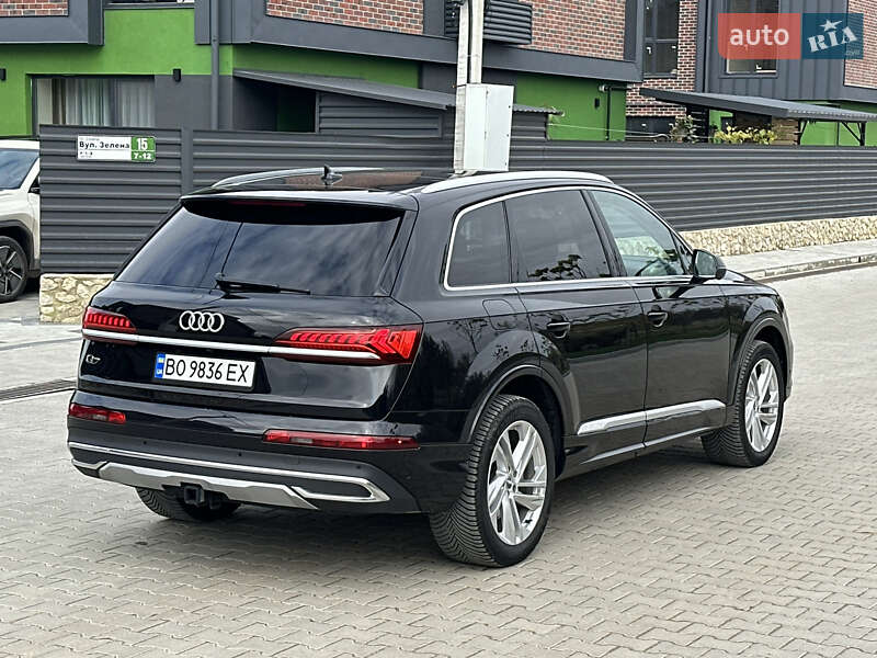 Внедорожник / Кроссовер Audi Q7 2020 в 