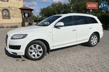 Позашляховик / Кросовер Audi Q7 2013 в 