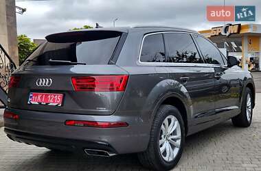 Позашляховик / Кросовер Audi Q7 2019 в 