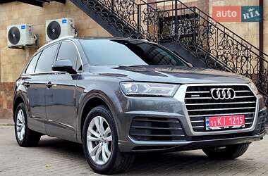 Позашляховик / Кросовер Audi Q7 2019 в 