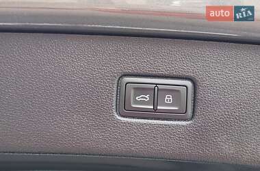 Позашляховик / Кросовер Audi Q7 2019 в 