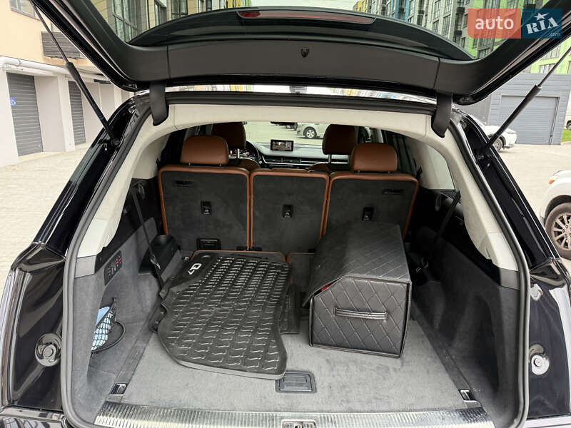 Позашляховик / Кросовер Audi Q7 2016 в Дніпрі