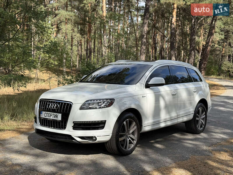 Позашляховик / Кросовер Audi Q7 2013 в 