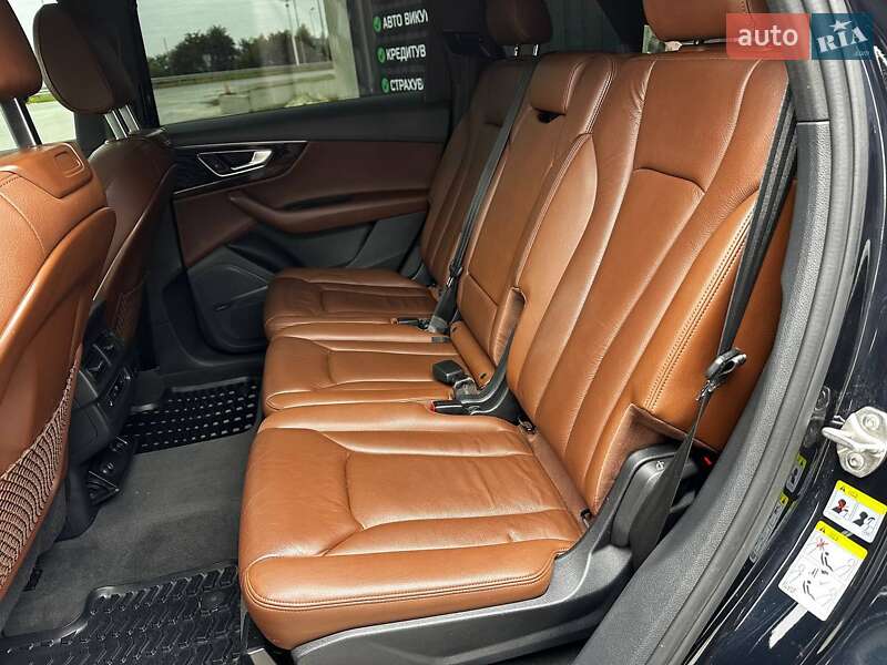 Позашляховик / Кросовер Audi Q7 2016 в Львові
