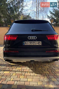 Позашляховик / Кросовер Audi Q7 2017 в 