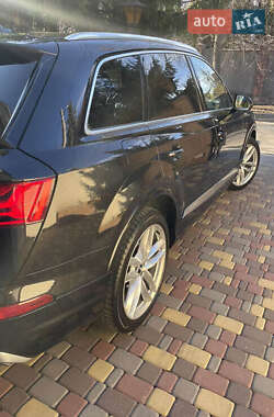 Позашляховик / Кросовер Audi Q7 2017 в 