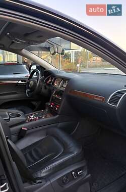 Позашляховик / Кросовер Audi Q7 2015 в  фото 5 Позашляховик / Кросовер Audi Q7 2015 в