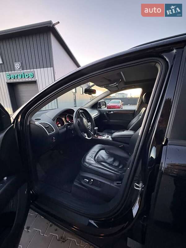 Позашляховик / Кросовер Audi Q7 2015 в Володимирі