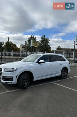 Позашляховик / Кросовер Audi Q7 2016 в 