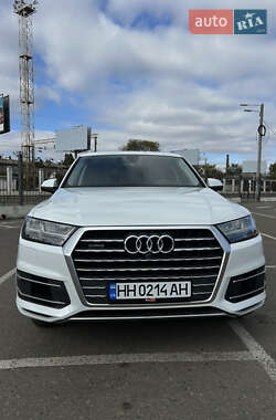 Позашляховик / Кросовер Audi Q7 2016 в 