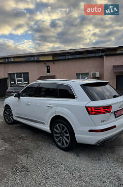 Позашляховик / Кросовер Audi Q7 2017 в  фото 3 Позашляховик / Кросовер Audi Q7 2017 в