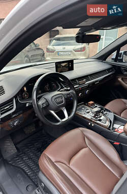 Позашляховик / Кросовер Audi Q7 2017 в  фото 9 Позашляховик / Кросовер Audi Q7 2017 в