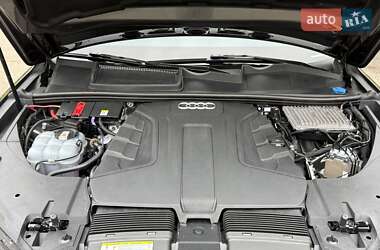 Внедорожник / Кроссовер Audi Q7 2019 в 