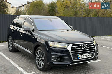 Позашляховик / Кросовер Audi Q7 2017 в 