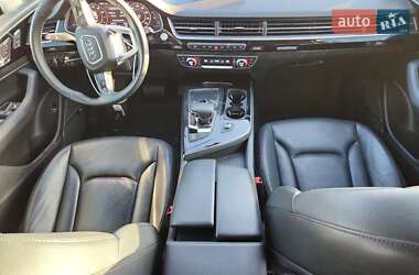 Позашляховик / Кросовер Audi Q7 2019 в 
