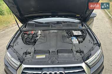 Внедорожник / Кроссовер Audi Q7 2016 в 