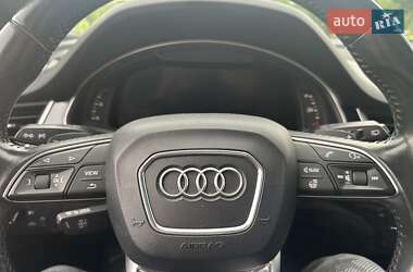 Внедорожник / Кроссовер Audi Q7 2016 в 