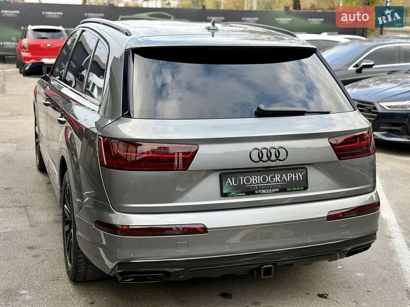 Позашляховик / Кросовер Audi Q7 2016 в Києві