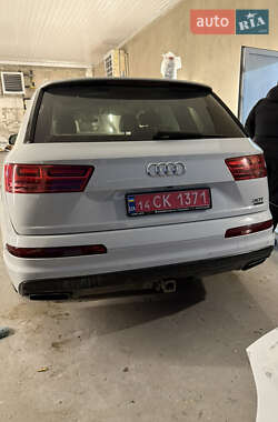 Позашляховик / Кросовер Audi Q7 2017 в Новояворівську