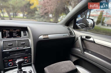 Позашляховик / Кросовер Audi Q7 2012 в 