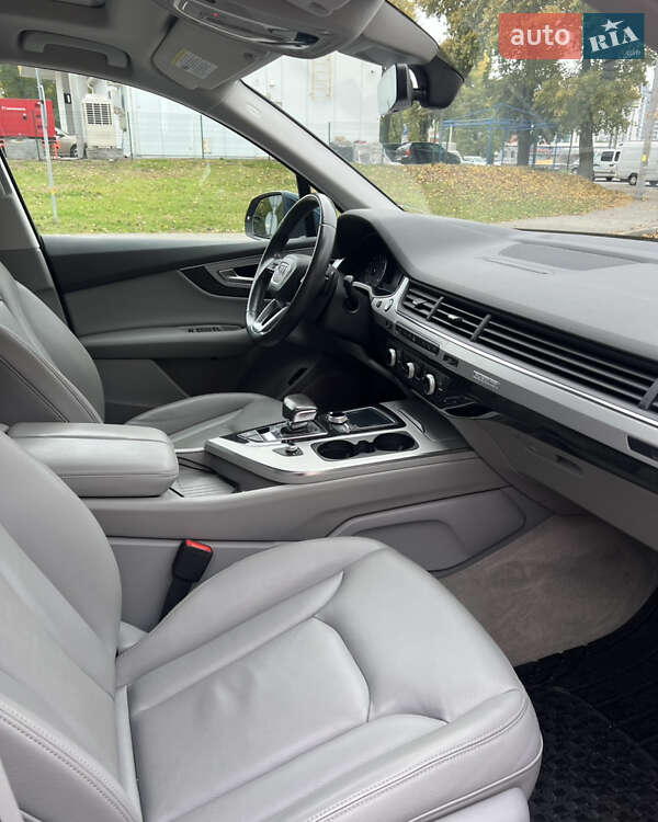 Позашляховик / Кросовер Audi Q7 2019 в Києві