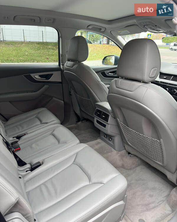 Позашляховик / Кросовер Audi Q7 2019 в Києві