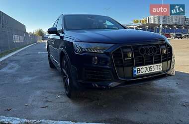 Внедорожник / Кроссовер Audi Q7 2021 в 