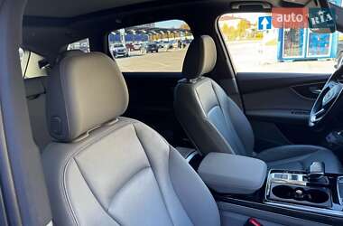 Внедорожник / Кроссовер Audi Q7 2021 в 