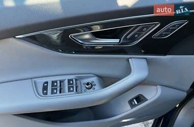 Внедорожник / Кроссовер Audi Q7 2021 в 