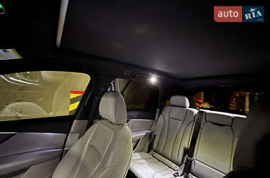 Внедорожник / Кроссовер Audi Q7 2021 в 