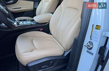 Внедорожник / Кроссовер Audi Q7 2021 в 