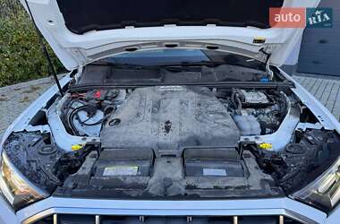 Внедорожник / Кроссовер Audi Q7 2021 в 