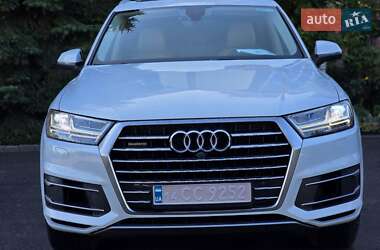 Позашляховик / Кросовер Audi Q7 2016 в  фото 11 Позашляховик / Кросовер Audi Q7 2016 в