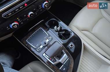 Позашляховик / Кросовер Audi Q7 2016 в  фото 25 Позашляховик / Кросовер Audi Q7 2016 в