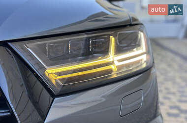 Позашляховик / Кросовер Audi Q7 2015 в  фото 9 Позашляховик / Кросовер Audi Q7 2015 в