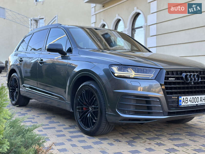 Внедорожник / Кроссовер Audi Q7 2015 в Могилев-Подольске