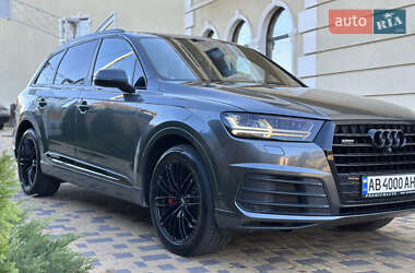 Позашляховик / Кросовер Audi Q7 2015 в  фото 10 Позашляховик / Кросовер Audi Q7 2015 в