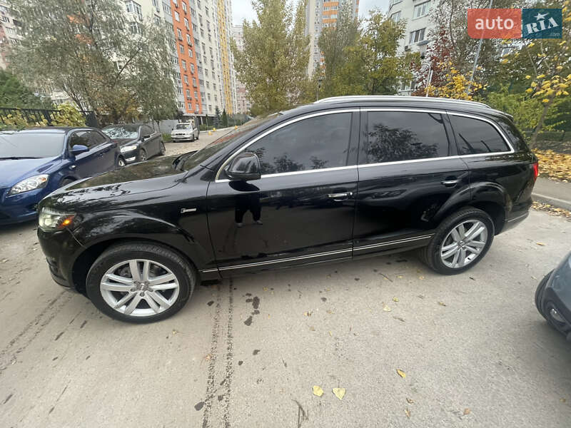 Внедорожник / Кроссовер Audi Q7 2014 в Киеве