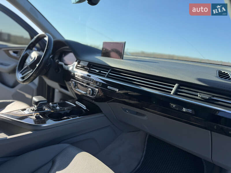 Позашляховик / Кросовер Audi Q7 2017 в Рівному фото 36 Позашляховик / Кросовер Audi Q7 2017 в Рівному