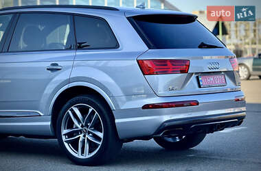 Позашляховик / Кросовер Audi Q7 2017 в  фото 6 Позашляховик / Кросовер Audi Q7 2017 в