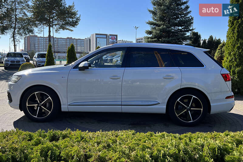 Позашляховик / Кросовер Audi Q7 2017 в Львові