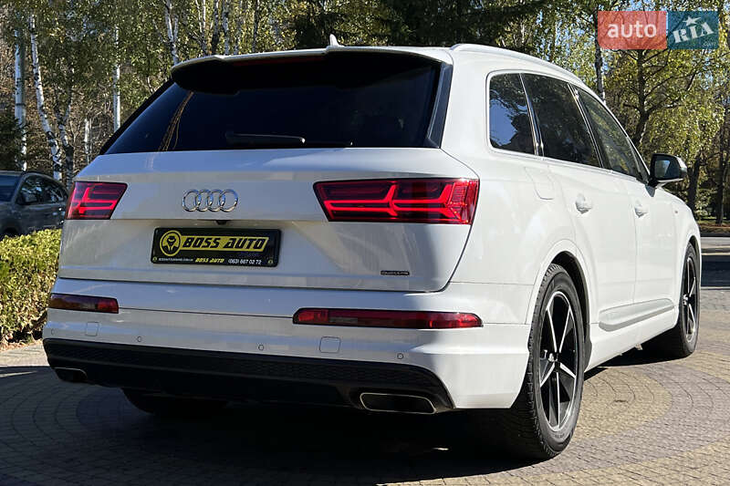 Позашляховик / Кросовер Audi Q7 2017 в Львові