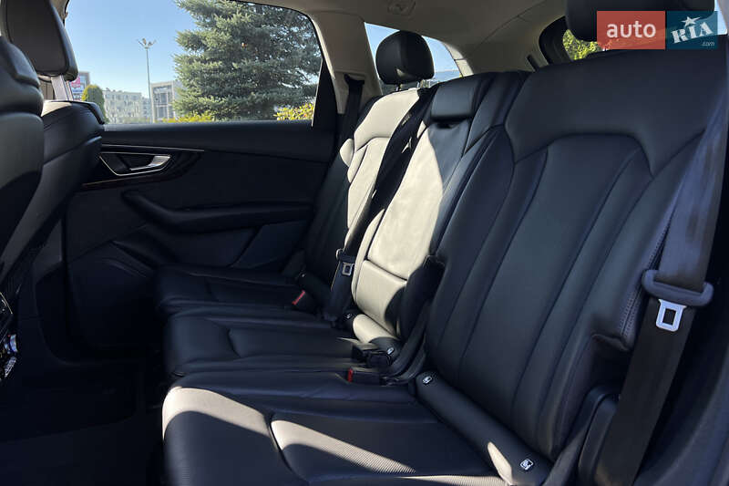 Позашляховик / Кросовер Audi Q7 2017 в Львові